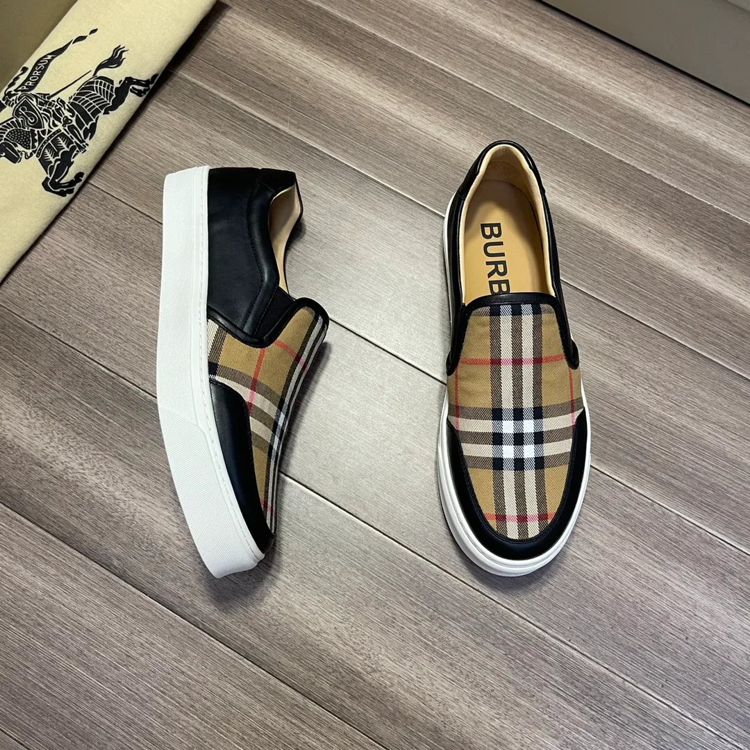 ☕P360💰《BURBERRY》【Original order·Version】Burberry: Top 🔝Purchasing agent🔍🔍The latest men's counter is on sale simultaneously, the original version imported from Italy🔝·Nappa calfskin·Brand totem cloth· Highlighting the (high-end, extravagance, class) travel, home, and best choice" exquisite workmanship (Imported water-dyed leather lining from Italy 🇮🇹), sole: original sole provided by the original factory, ⚠️exclusive double layer Activity·TPR rubber·molded outsole; super comfortable·wear-resistant·non-slip·environmental protection🌳🌳🌳, the real thing is more beautiful🎬The real thing is more beautiful🔍🔍 (high quality·follow the order) You can enter and exit the counter at will: Size: 38·39·40·41·42·43·44 (🎉Customized 45) Welcome to order...☕️